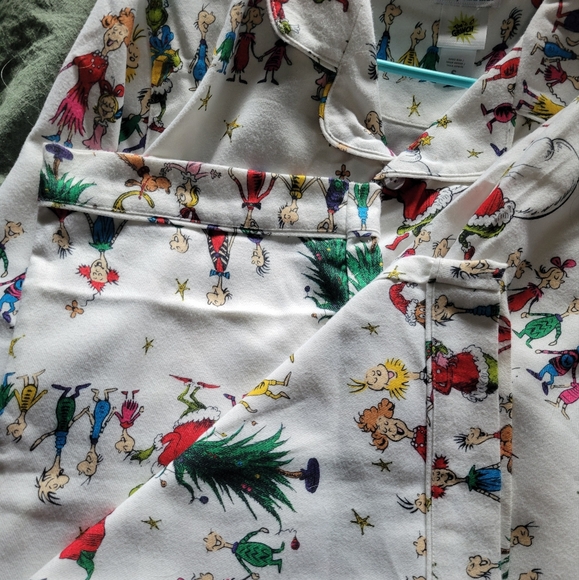 Pottery Barn Grinch adult pajama set size small - Picture 7 of 10